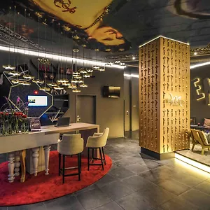 https://mercure-first.vienna-besthotels.com